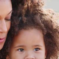 Ser mãe é aprender a ser forte, corajosa e resiliente para guiar 
e proteger 
os filhos. Mãe