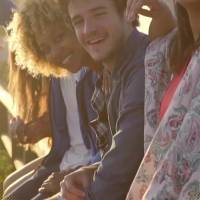 Amizade é um presente precioso 
que deve ser cuidado e cultivado todos os dias, com respeito e gratidão.