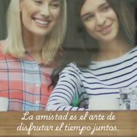 Amizade é a arte de aproveitar o tempo juntos.